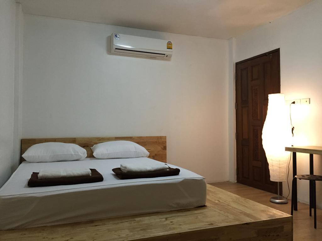 Once In Bangkok With Me Guesthouse Exterior photo